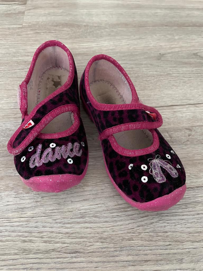 Schuhe Hausschuhe Elefanten Gr. 25