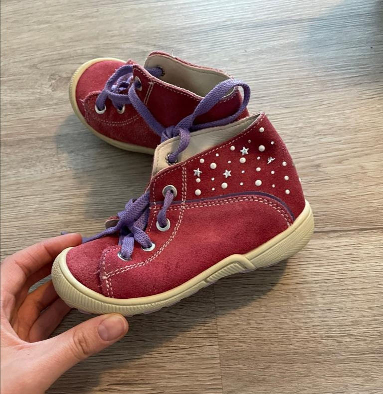 Schuhe Mädchen Gr. 24