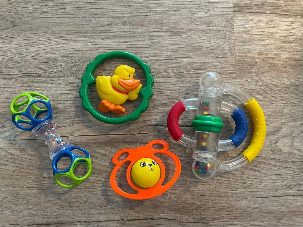 Baby Spielzeug Rassel O-Ball Set