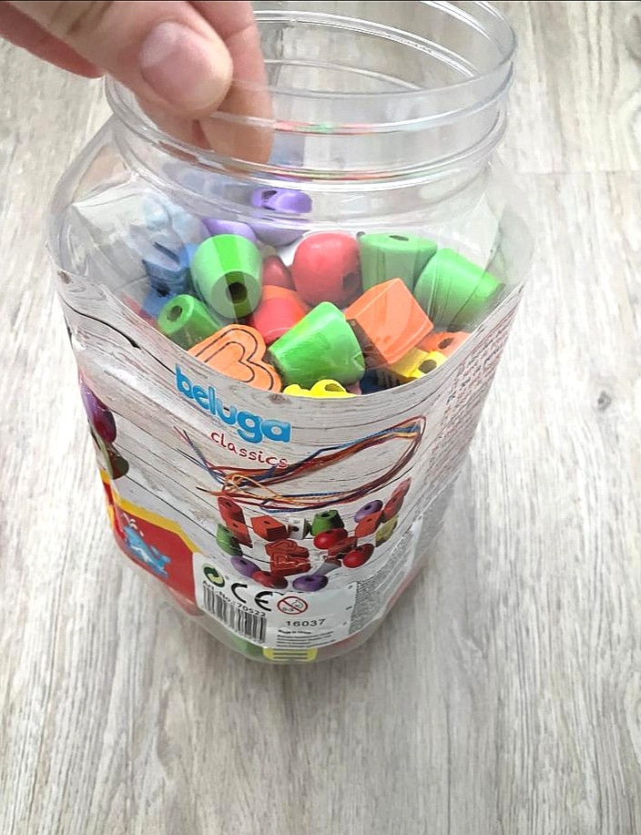 Fädelspiel aus Holz, Motorik Spiel