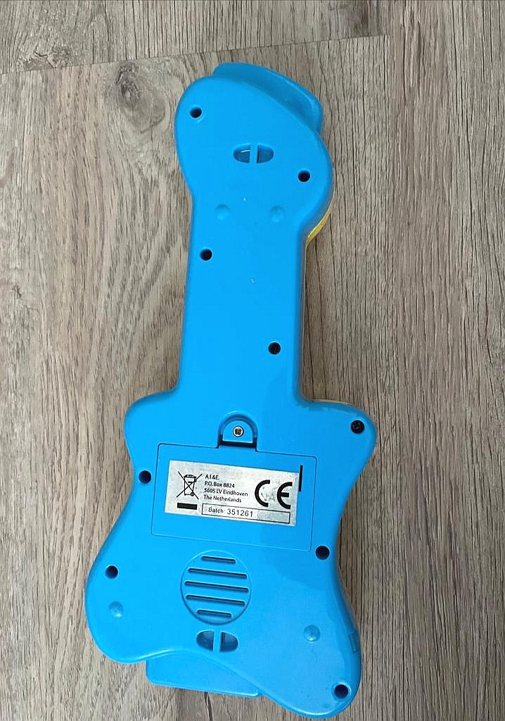 Spielzeug Gitarre mit Musik