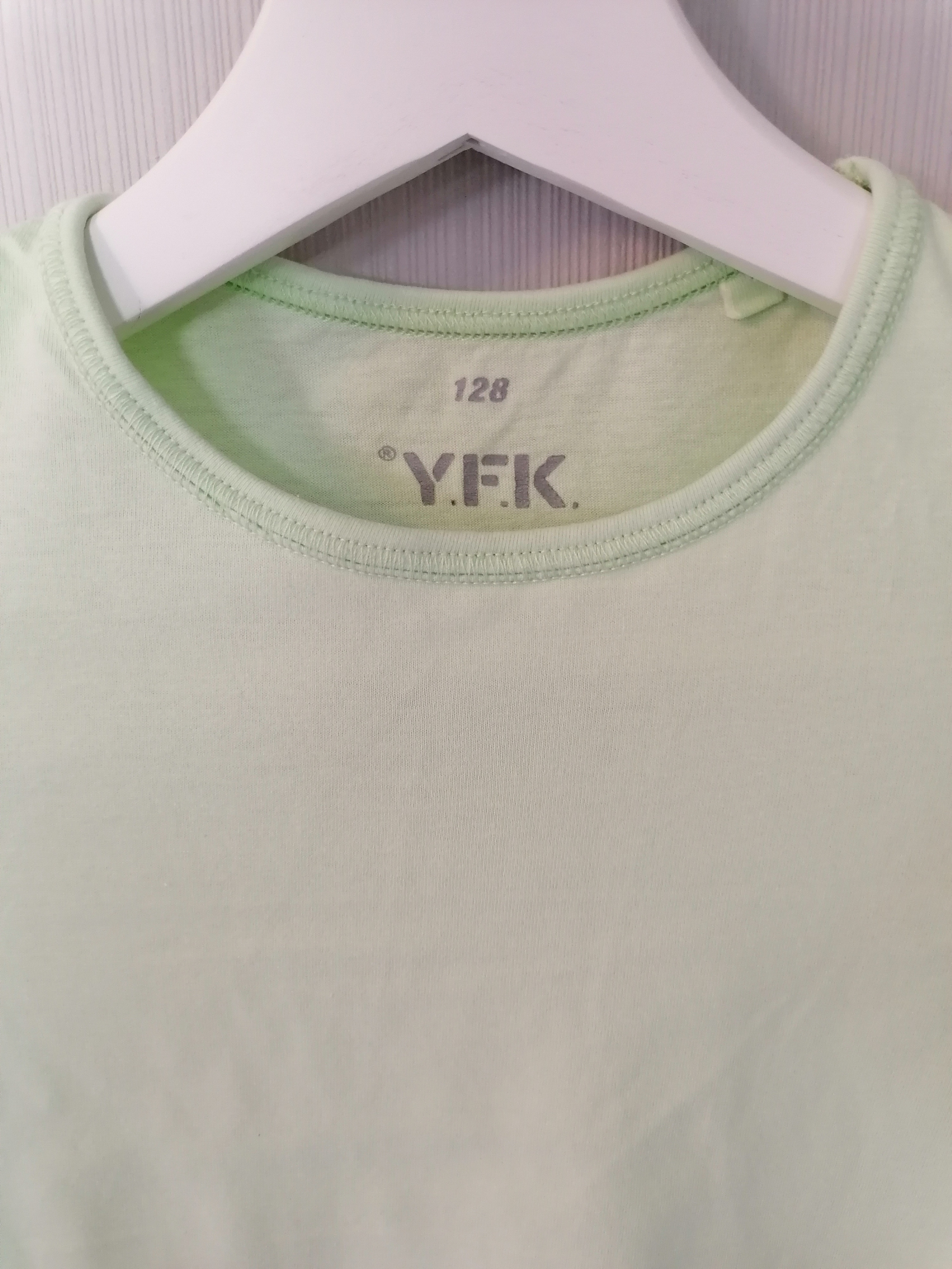 T-Shirt für Mädchen Gr. 128 Flohmarkt