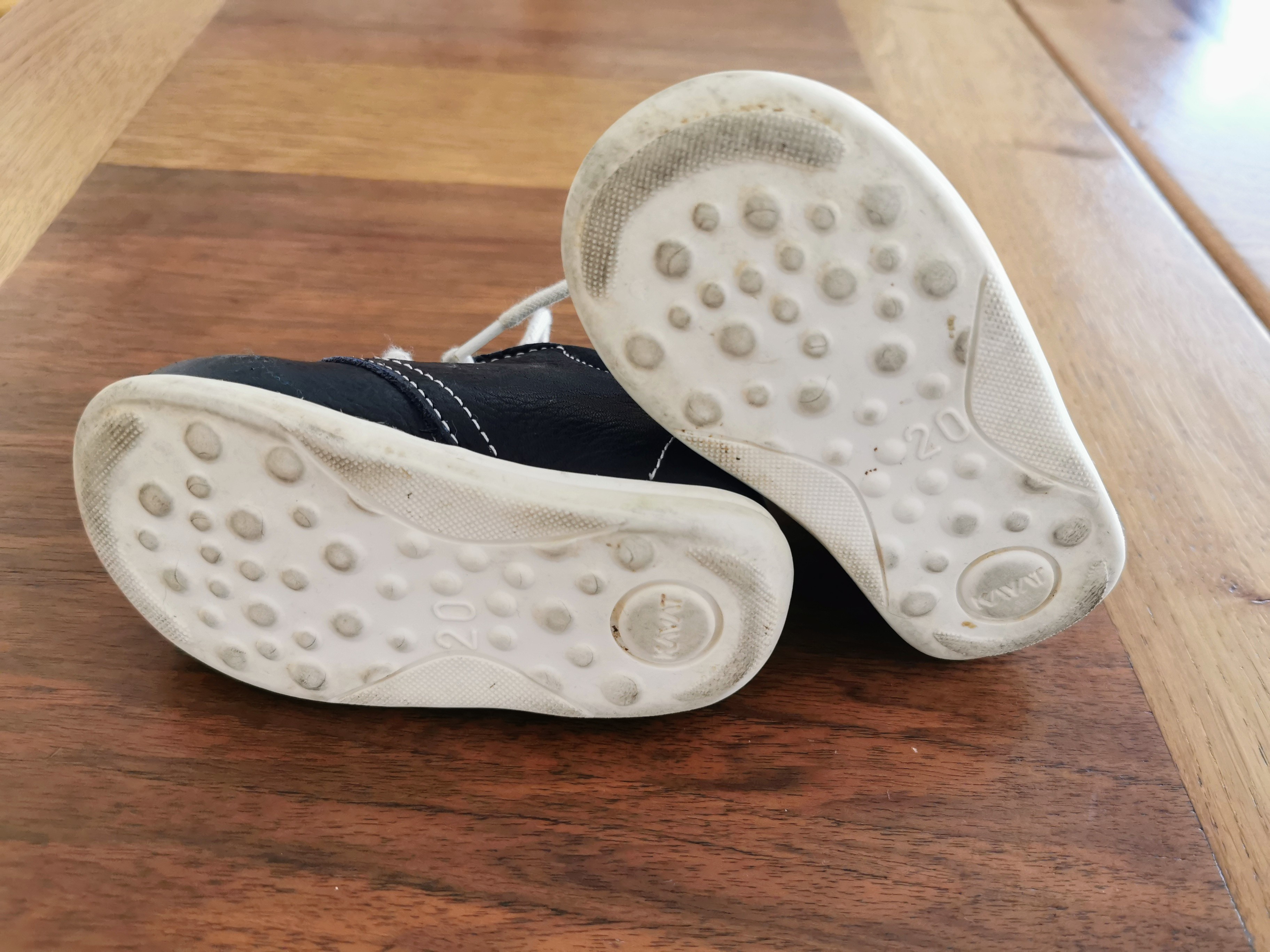 Lauflernschuhe (Kavat)