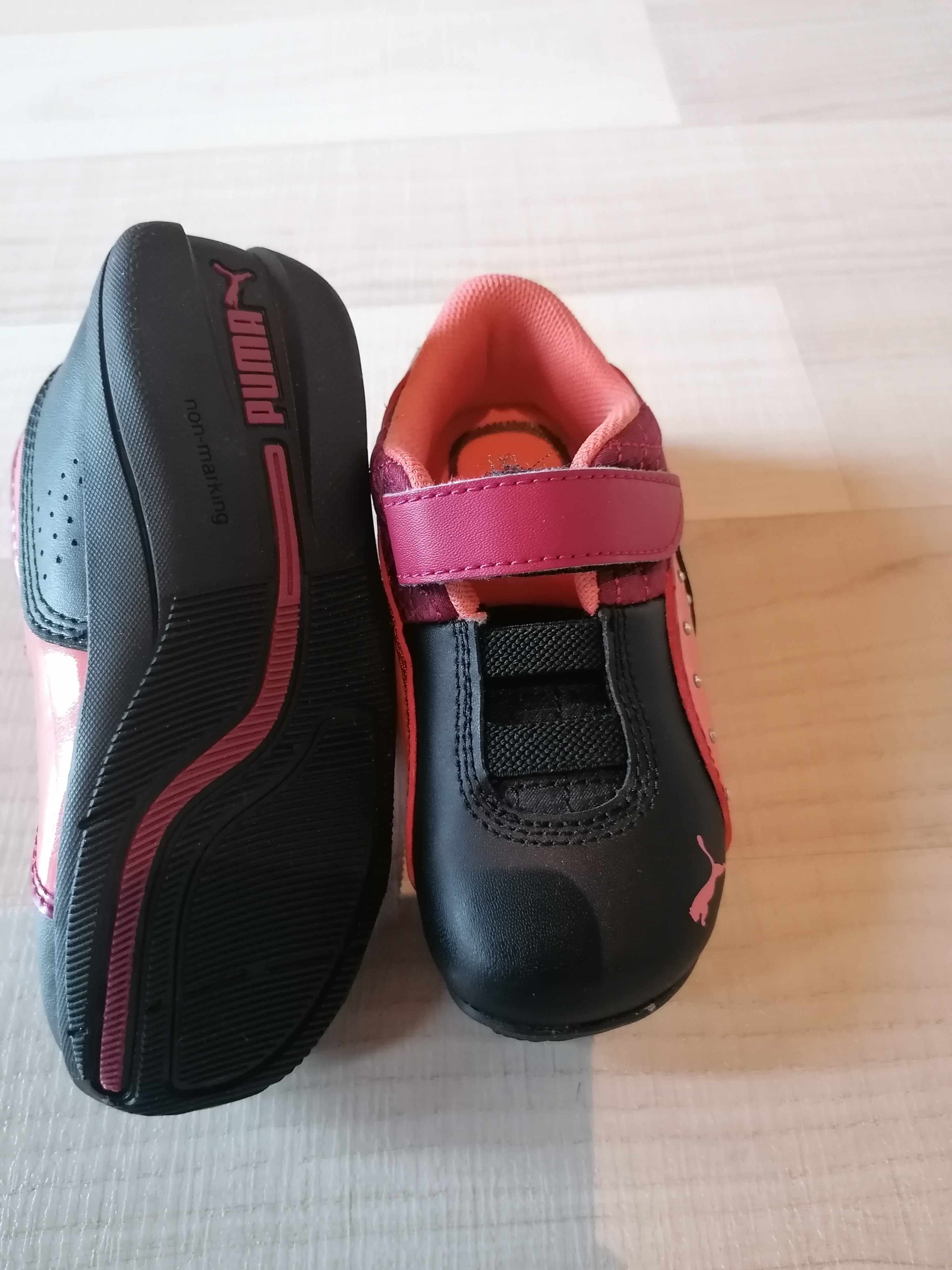 Puma Schuhe Gr. 24